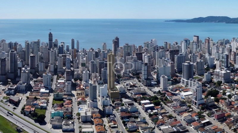 APARTAMENTO EM MEIA PRAIA: 9ª foto da galeria de imagens do imóvel