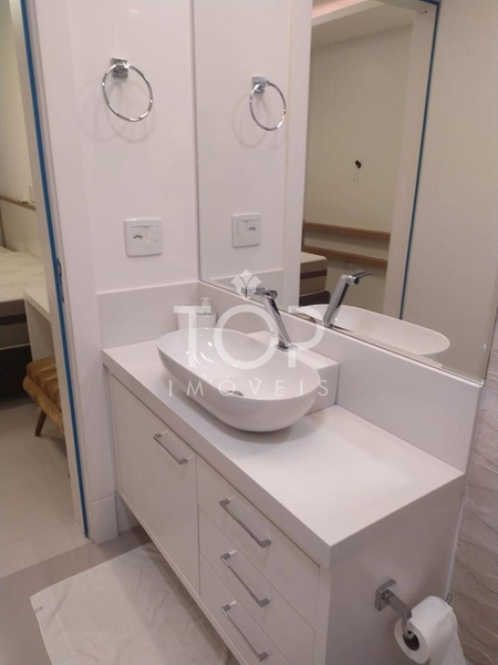 APARTAMENTO FRENTE AV. NEREU RAMOS EM MEIA PRAIA: 31ª foto da galeria de imagens do imóvel
