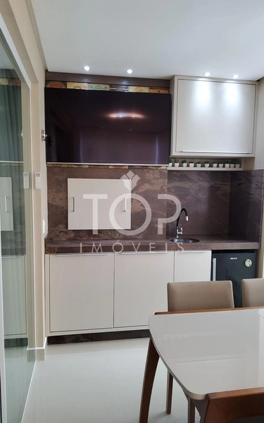 COBERTURA MOBILIADA PRÓXIMO AO MAR - MEIA PRAIA : 4ª foto da galeria de imagens do imóvel