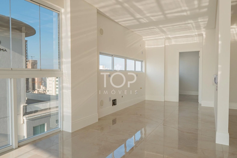 4 SUITES EM MEIA PRAIA: 3ª foto da galeria de imagens do imóvel