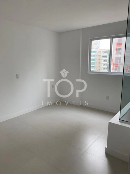 AMPLO APARTAMENTO 3 SUÍTES MEIA PRAIA FRENTE 2A AV: 9ª foto da galeria de imagens do imóvel