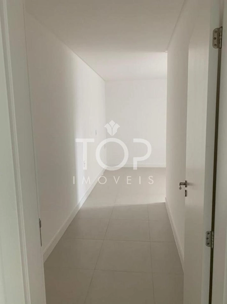 AMPLO APARTAMENTO 3 SUÍTES MEIA PRAIA FRENTE 2A AV: 33ª foto da galeria de imagens do imóvel