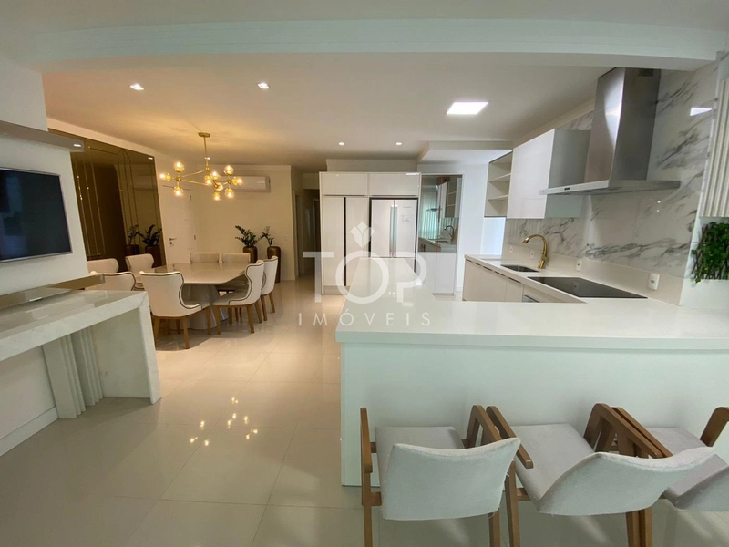 APARTAMENTO FINAMENTE MOBILIADO EM MEIA PRAIA.: 21ª foto da galeria de imagens do imóvel