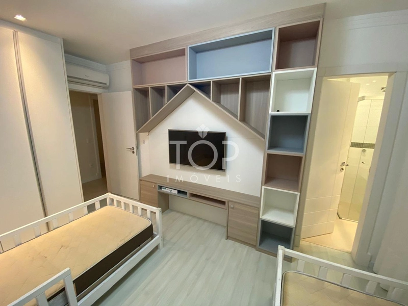 APARTAMENTO FINAMENTE MOBILIADO EM MEIA PRAIA.: 31ª foto da galeria de imagens do imóvel