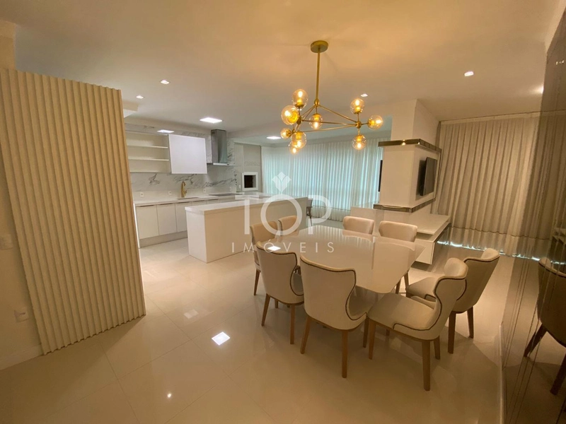 APARTAMENTO FINAMENTE MOBILIADO EM MEIA PRAIA.: 11ª foto da galeria de imagens do imóvel