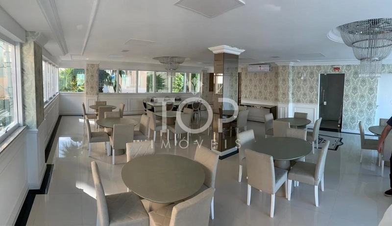 APARTAMENTO FINAMENTE MOBILIADO EM MEIA PRAIA.: 6ª foto da galeria de imagens do imóvel