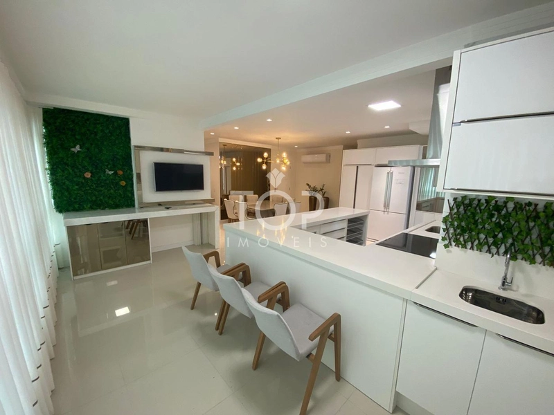 APARTAMENTO FINAMENTE MOBILIADO EM MEIA PRAIA.: 22ª foto da galeria de imagens do imóvel
