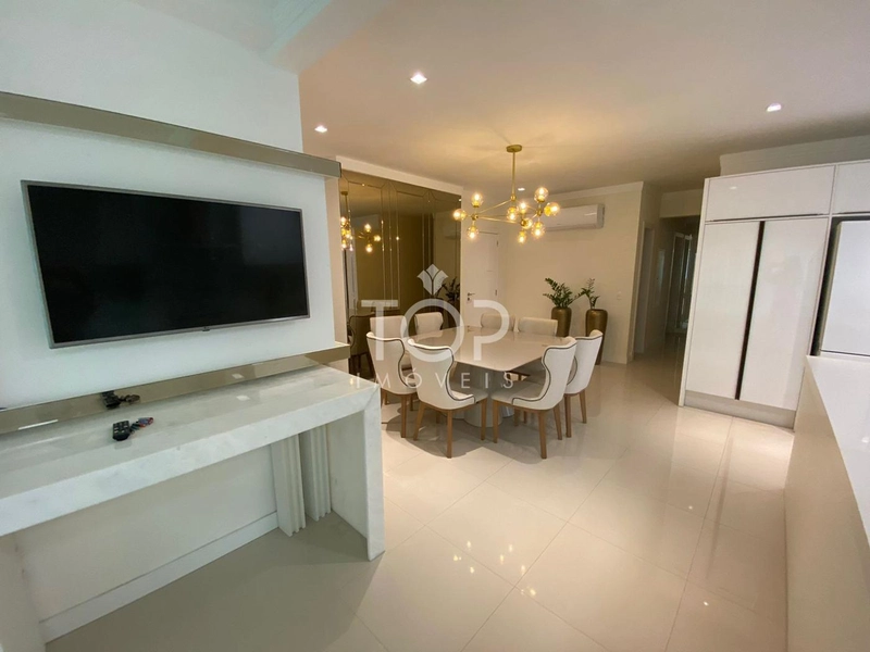 APARTAMENTO FINAMENTE MOBILIADO EM MEIA PRAIA.: 35ª foto da galeria de imagens do imóvel