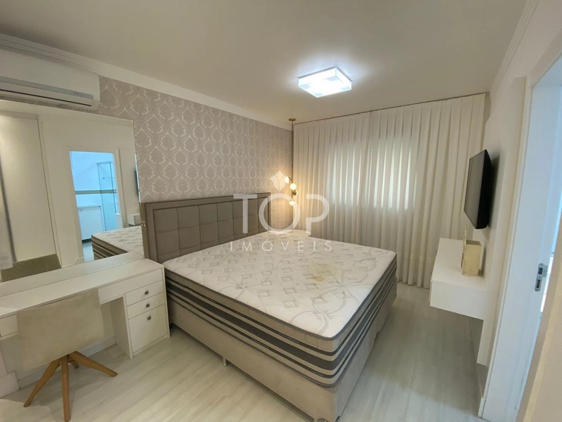 APARTAMENTO FINAMENTE MOBILIADO EM MEIA PRAIA.: 28ª foto da galeria de imagens do imóvel