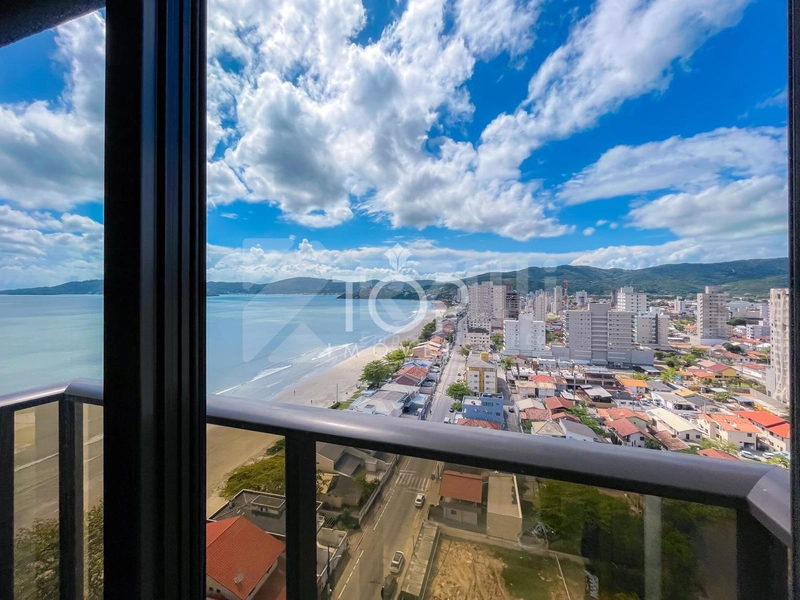LINDO APTO FRENTE MAR COM 3 SUITES EM BAL. PEREQUE: 2ª foto da galeria de imagens do imóvel
