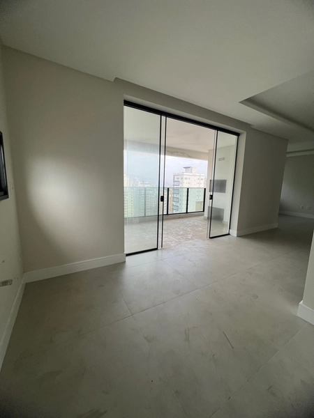 4 SUITES BEM LOCALIZADO MEIA PRAIA: 28ª foto da galeria de imagens do imóvel