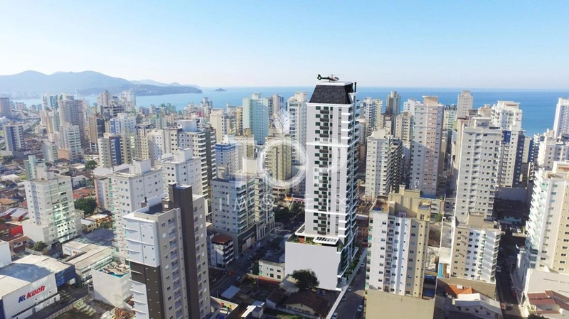 4 SUITES BEM LOCALIZADO MEIA PRAIA: 1ª foto da galeria de imagens do imóvel