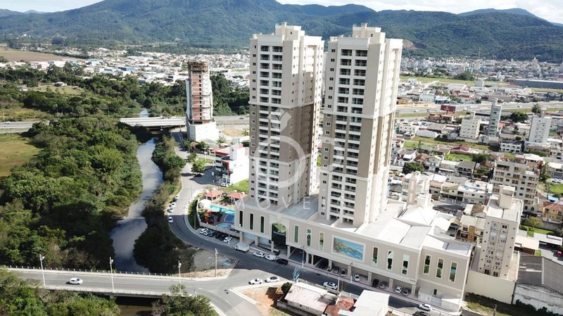 LINDO APARTAMENTO MOBILIADO EM MEIA PRAIA : 22ª foto da galeria de imagens do imóvel