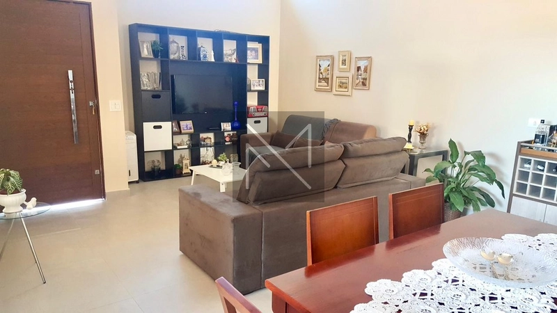 Casa 04 Dormitórios.: 2ª foto da galeria de imagens do imóvel