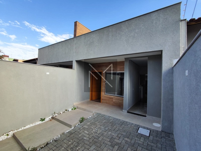 Casa com 3 dormitórios sendo 1 suíte em Londrina - PR: 2ª foto da galeria de imagens do imóvel