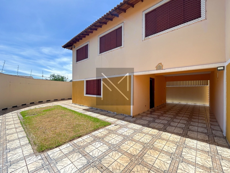 Sobrado para venda no Jardim Santa Mônica em Londrina - PR: 3ª foto da galeria de imagens do imóvel