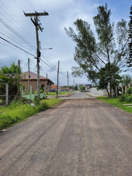 TERRENO 3 QUADRAS DO MAR PRÓXIMO A TUDO !: 3ª foto da galeria de imagens do imóvel