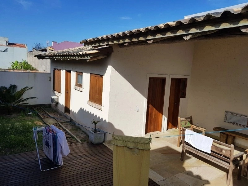 CASA AMPLA EM DOIS TERRENOS HÁ 1 QUADRA DO MAR: 11ª foto da galeria de imagens do imóvel