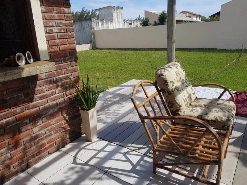 CASA AMPLA EM DOIS TERRENOS HÁ 1 QUADRA DO MAR: 6ª foto da galeria de imagens do imóvel