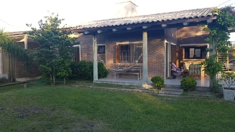 CASA AMPLA EM DOIS TERRENOS HÁ 1 QUADRA DO MAR: 10ª foto da galeria de imagens do imóvel