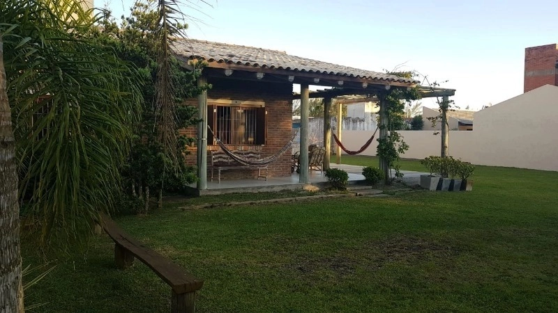 CASA AMPLA EM DOIS TERRENOS HÁ 1 QUADRA DO MAR: 9ª foto da galeria de imagens do imóvel