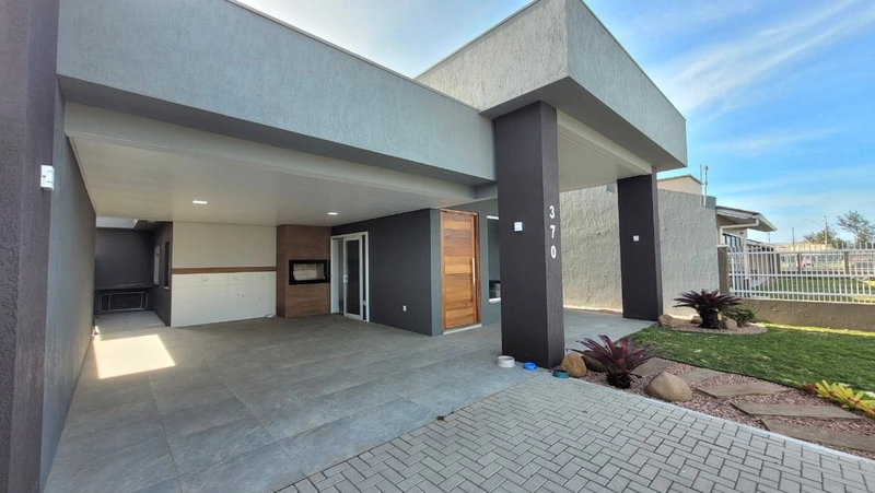 CASA ALTO PADRÃO - 1 QUADRA DO MAR - PRÓXIMO À PRAÇA