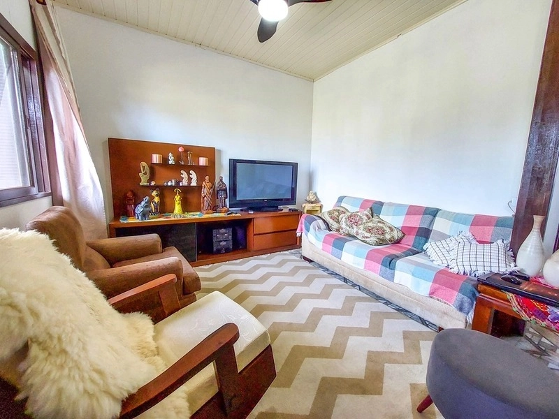 CASA 3 DORMITÓRIOS - PRÓXIMO AO MAR - AMPLO TERRENO: 6ª foto da galeria de imagens do imóvel