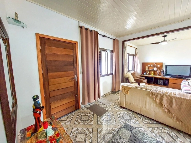 CASA 3 DORMITÓRIOS - PRÓXIMO AO MAR - AMPLO TERRENO: 7ª foto da galeria de imagens do imóvel