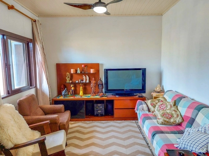 CASA 3 DORMITÓRIOS - PRÓXIMO AO MAR - AMPLO TERRENO: 4ª foto da galeria de imagens do imóvel