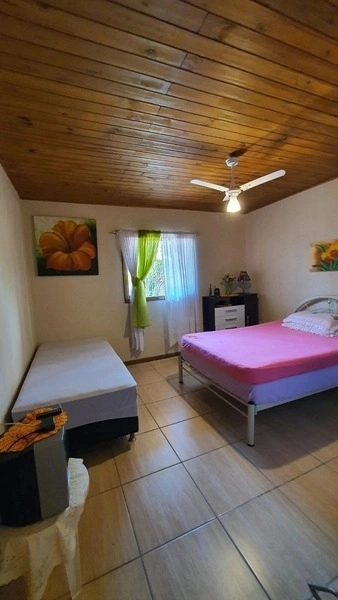 CASA 2 DORMITÓRIOS + ANEXO NOS FUNDOS - HÁ 1 QUADRA DO MAR: 12ª foto da galeria de imagens do imóvel