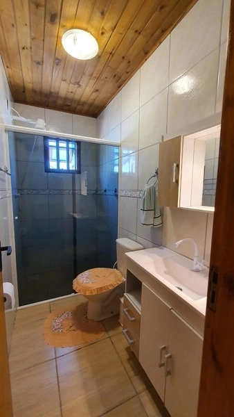 CASA 2 DORMITÓRIOS + ANEXO NOS FUNDOS - HÁ 1 QUADRA DO MAR: 6ª foto da galeria de imagens do imóvel