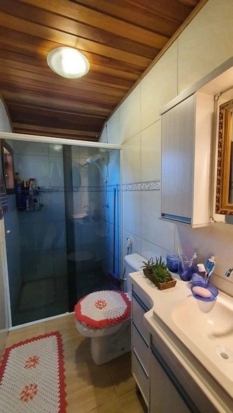 CASA 2 DORMITÓRIOS + ANEXO NOS FUNDOS - HÁ 1 QUADRA DO MAR: 10ª foto da galeria de imagens do imóvel