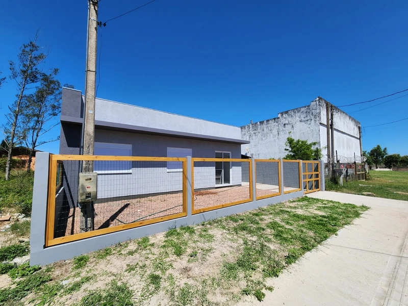 CASA AMPLO TERRENO - 3 DORMITÓRIOS - 550 METROS DA BEIRA MAR: 1ª foto da galeria de imagens do imóvel