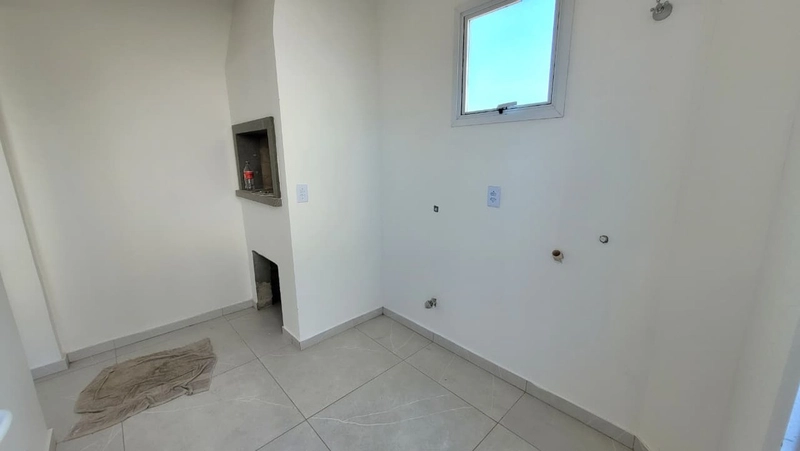 CASA AMPLO TERRENO - 3 DORMITÓRIOS - 550 METROS DA BEIRA MAR: 8ª foto da galeria de imagens do imóvel