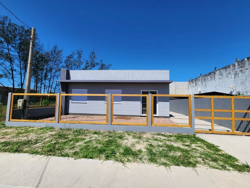 CASA AMPLO TERRENO - 3 DORMITÓRIOS - 550 METROS DA BEIRA MAR: 4ª foto da galeria de imagens do imóvel