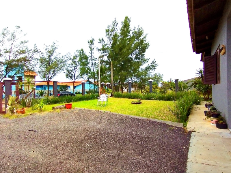 CASA 2 DORMITÓRIOS HÁ 1 QUADRA DO MAR - AMPLO TERRENO: 20ª foto da galeria de imagens do imóvel