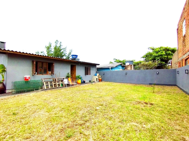 CASA 2 DORMITÓRIOS HÁ 1 QUADRA DO MAR - AMPLO TERRENO: 18ª foto da galeria de imagens do imóvel