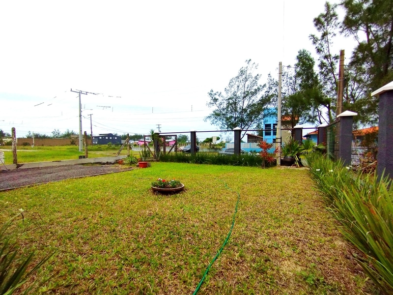 CASA 2 DORMITÓRIOS HÁ 1 QUADRA DO MAR - AMPLO TERRENO: 16ª foto da galeria de imagens do imóvel