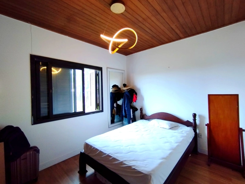 CASA 2 DORMITÓRIOS HÁ 1 QUADRA DO MAR - AMPLO TERRENO: 9ª foto da galeria de imagens do imóvel