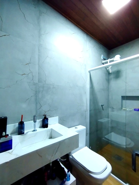 CASA 2 DORMITÓRIOS HÁ 1 QUADRA DO MAR - AMPLO TERRENO: 11ª foto da galeria de imagens do imóvel