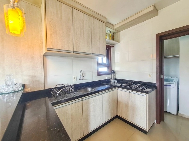 LINDA CASA CLÁSSICA COM 3 DORMITÓRIOS (1 SUÍTE) E PRÓXIMO AO MAR: 12ª foto da galeria de imagens do imóvel