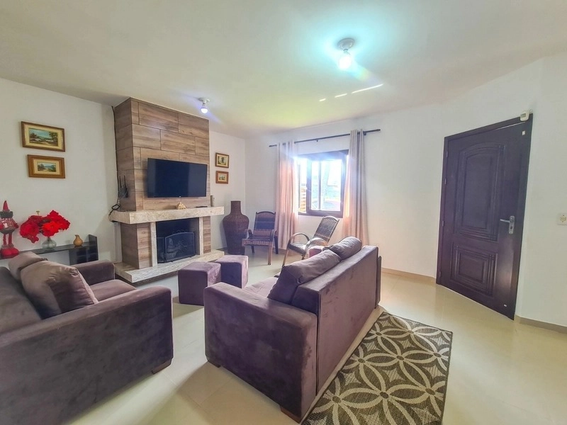 LINDA CASA CLÁSSICA COM 3 DORMITÓRIOS (1 SUÍTE) E PRÓXIMO AO MAR: 5ª foto da galeria de imagens do imóvel