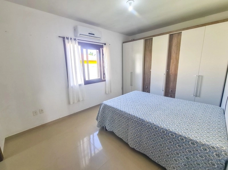 LINDA CASA CLÁSSICA COM 3 DORMITÓRIOS (1 SUÍTE) E PRÓXIMO AO MAR: 15ª foto da galeria de imagens do imóvel
