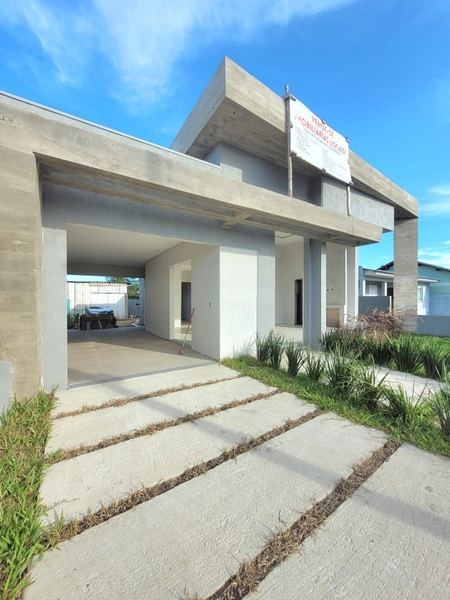 CASA ALTO PADRÃO 3 DORMITÓRIOS (1 SUÍTE) - JUNTO AO MAR: 4ª foto da galeria de imagens do imóvel