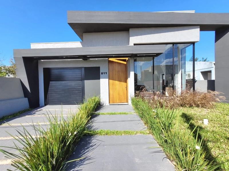 CASA ALTO PADRÃO 3 SUÍTES  - JUNTO AO MAR: 4ª foto da galeria de imagens do imóvel