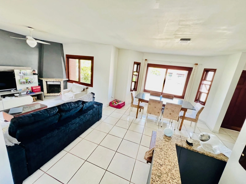 CASA 3 DORMITÓRIOS (2 SUÍTES) - PISCINA NOS FUNDOS E PRÓXIMA AO MAR: 6ª foto da galeria de imagens do imóvel
