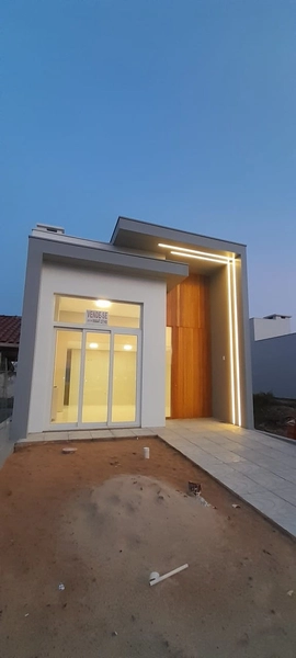 CASA EM ALTO PADRÃO 3 SUÍTES HÁ 2 QUADRAS DO MAR: 18ª foto da galeria de imagens do imóvel
