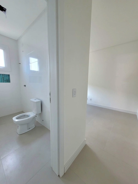 CASA IMPONENTE 3 DORMITÓRIOS (1 SUÍTE) - PRÓXIMO AO MAR: 12ª foto da galeria de imagens do imóvel
