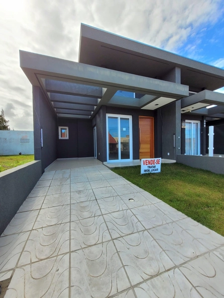 CASA IMPONENTE 3 DORMITÓRIOS (1 SUÍTE) - PRÓXIMO AO MAR: 1ª foto da galeria de imagens do imóvel