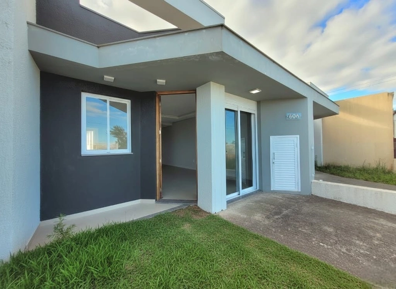 CASA 3 DORMITÓRIOS (1 SUÍTE) - 3 QUADRAS DO MAR: 3ª foto da galeria de imagens do imóvel